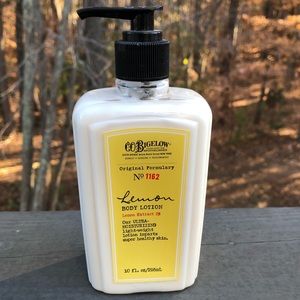 ✨✨SOLD✨✨CO Bigelow Lemon Body Lotion No 1162